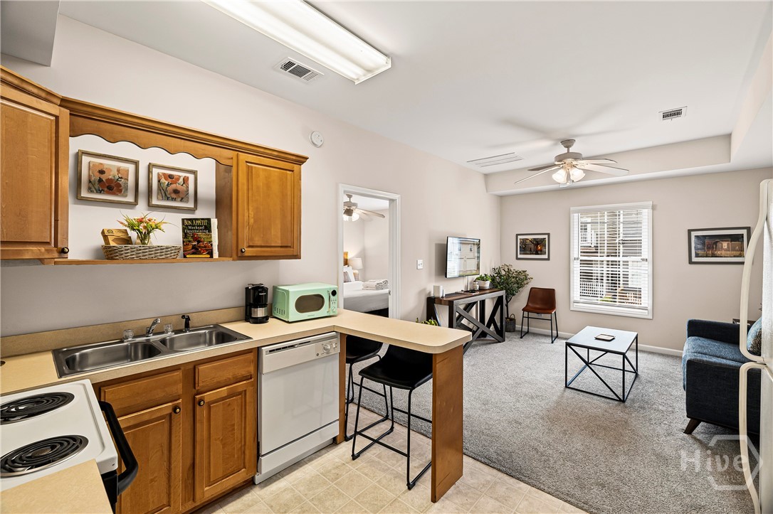 409 E Park Avenue Property Photo 30