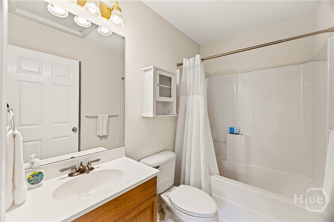 409 E Park Avenue Property Photo 35