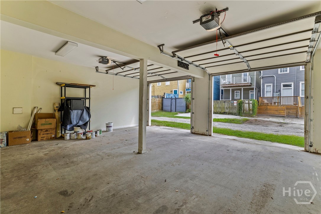 409 E Park Avenue Property Photo 39
