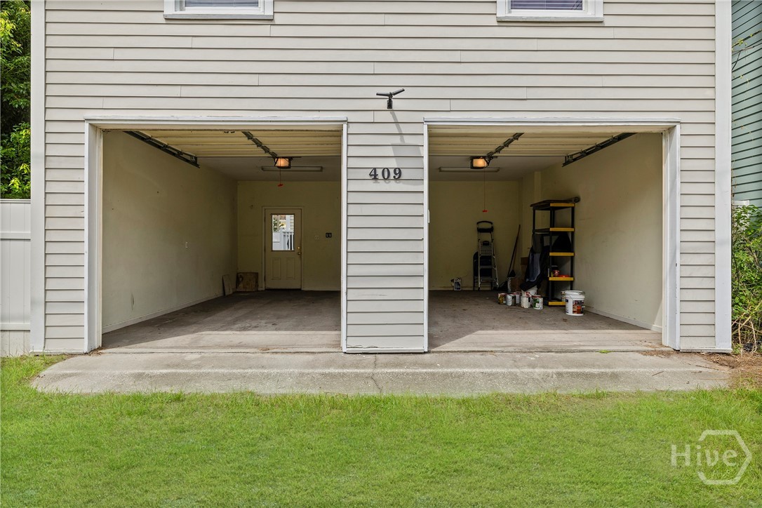 409 E Park Avenue Property Photo 40