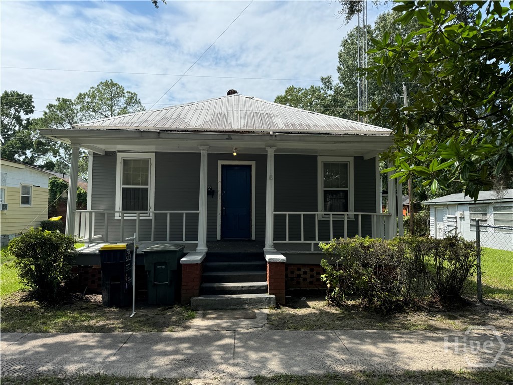 737 E 37th Street Property Photo 1