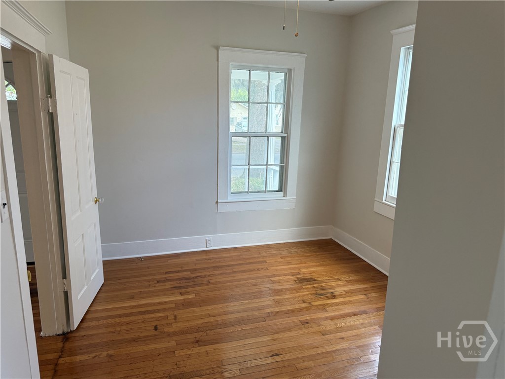 737 E 37th Street Property Photo 10