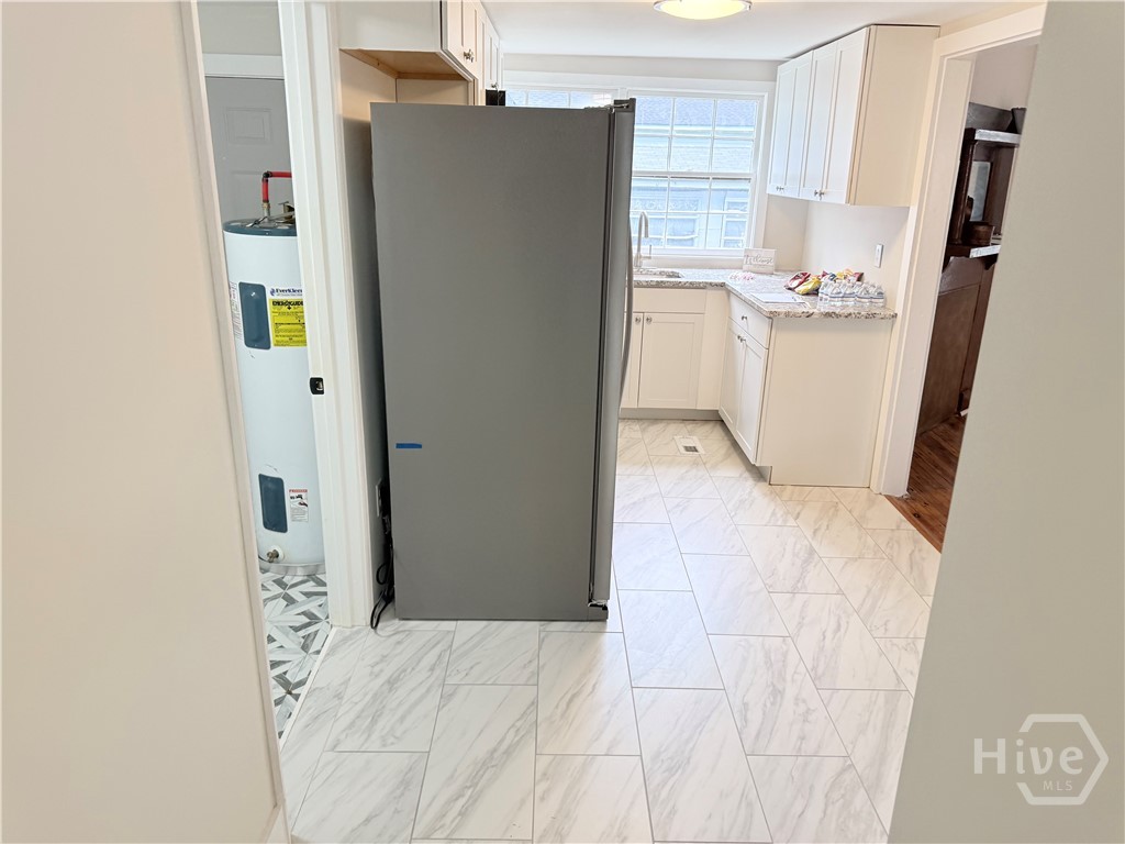 737 E 37th Street Property Photo 16
