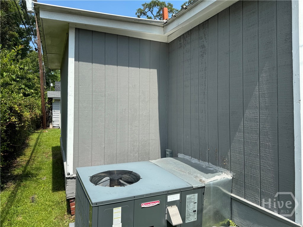 737 E 37th Street Property Photo 26