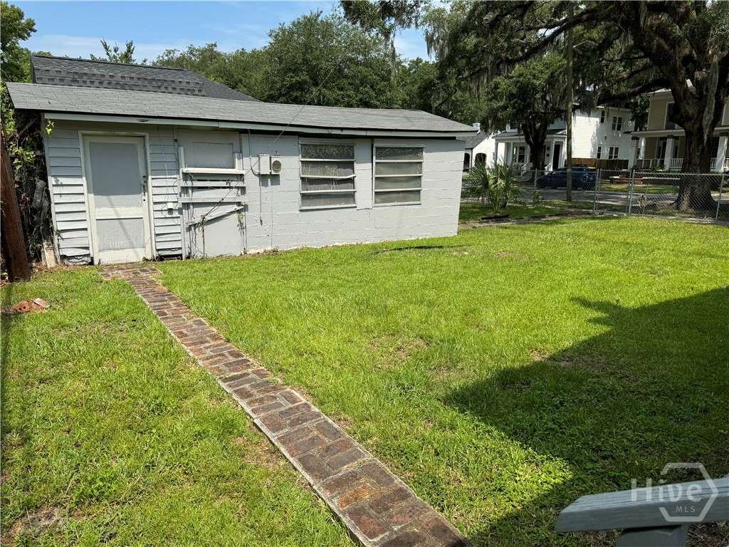 737 E 37th Street Property Photo 28