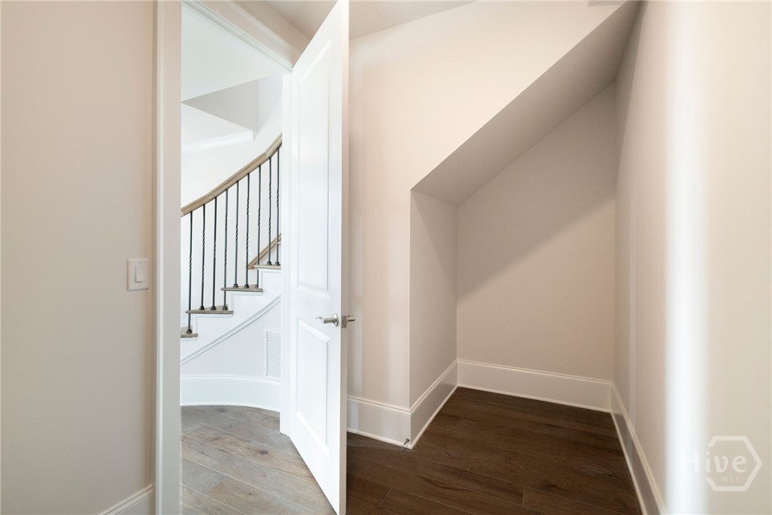 416 Upper East Avenue Property Photo 13