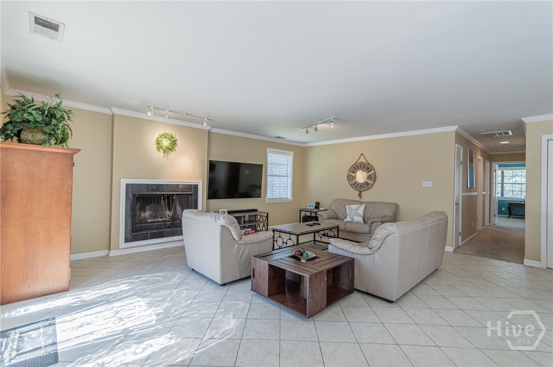 5 5th Avenue Property Photo 7
