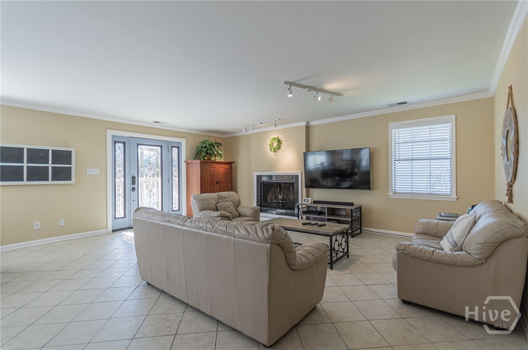 5 5th Avenue Property Photo 8