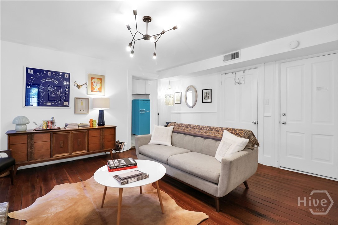 121 W Park Avenue 1 Property Photo 6