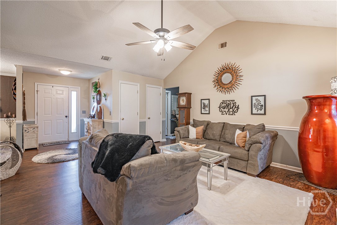 39 Cat Tail Court Property Photo 10
