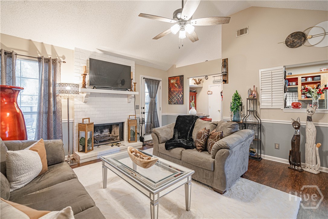 39 Cat Tail Court Property Photo 11