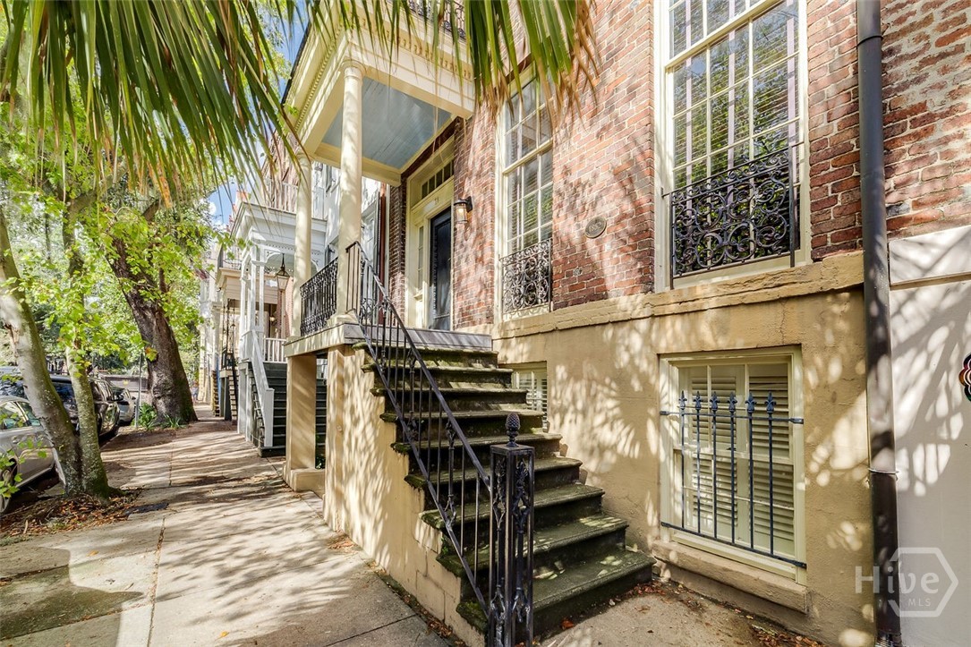 28 E Taylor Street Property Photo 1