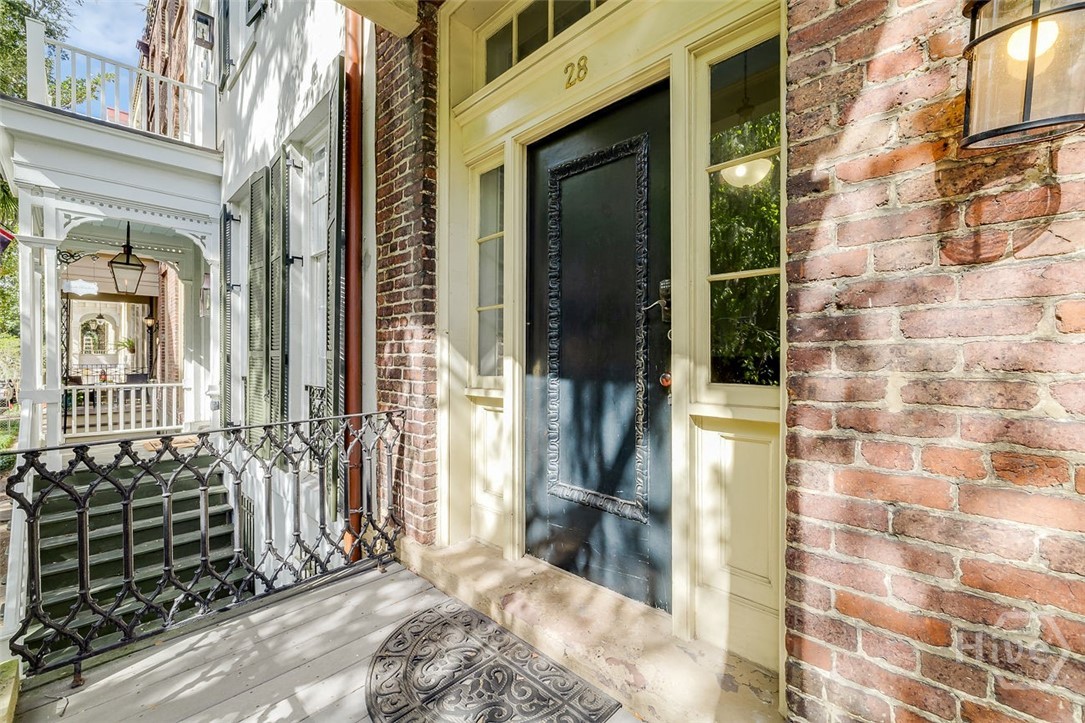 28 E Taylor Street Property Photo 2