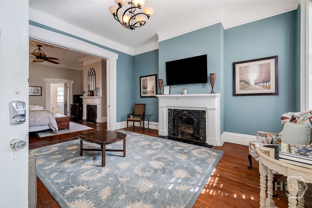28 E Taylor Street Property Photo 4