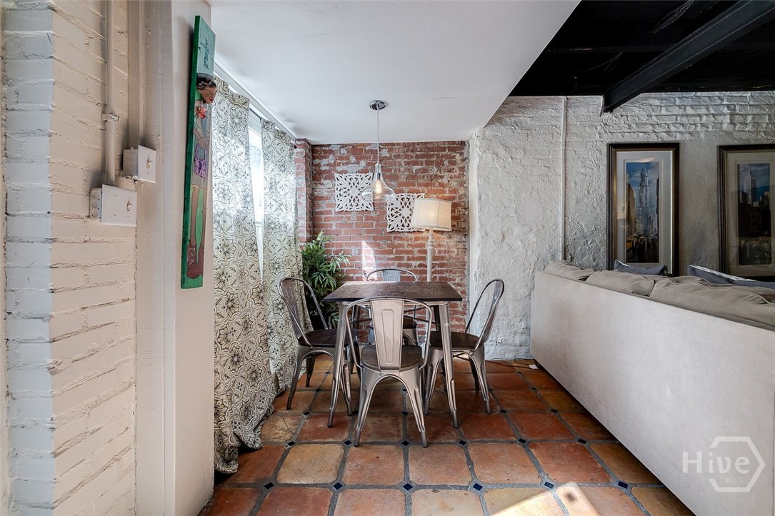 28 E Taylor Street Property Photo 45