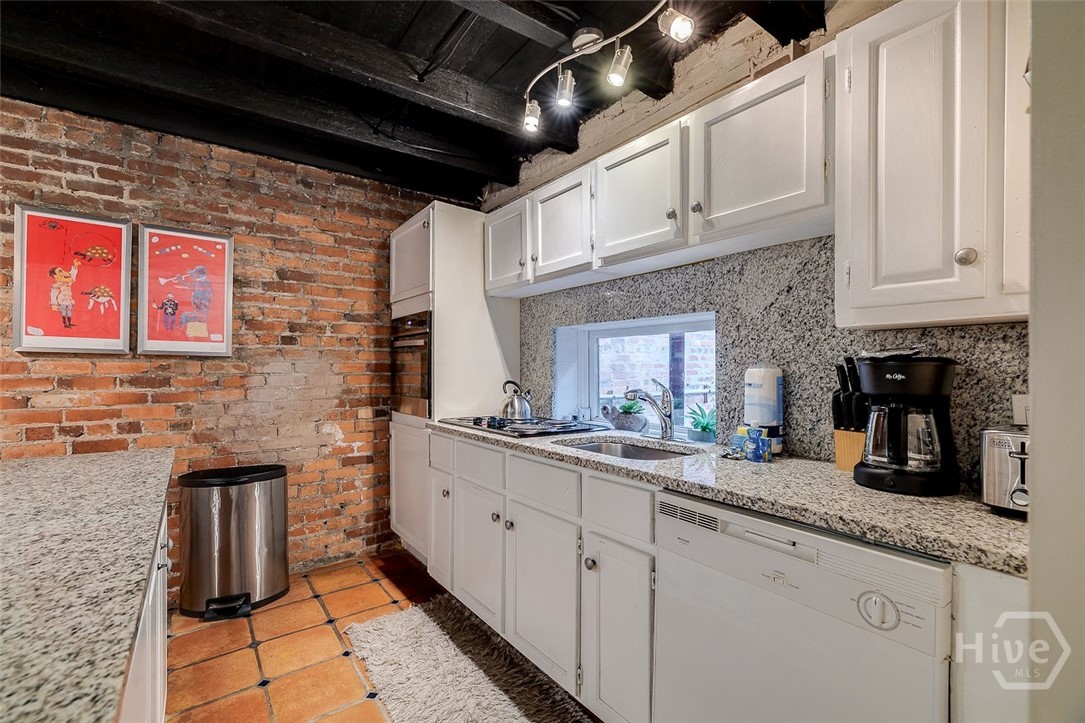 28 E Taylor Street Property Photo 49