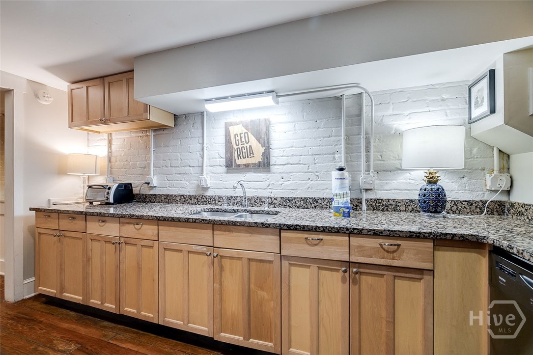 28 E Taylor Street Property Photo 62
