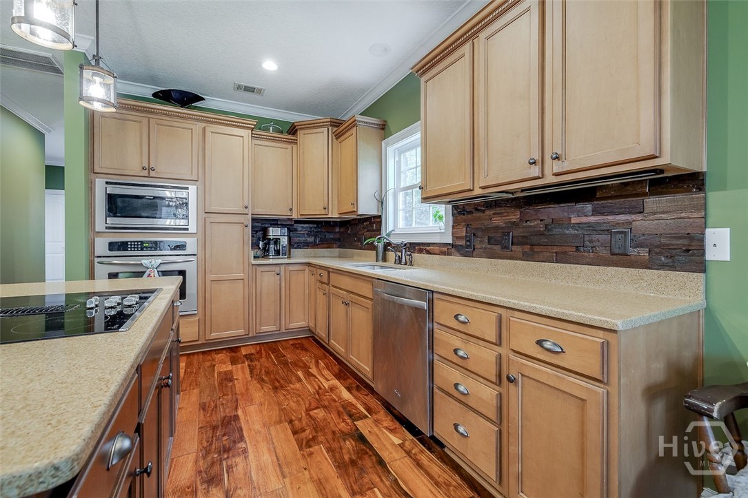 114 Wakefield Drive Property Photo 12