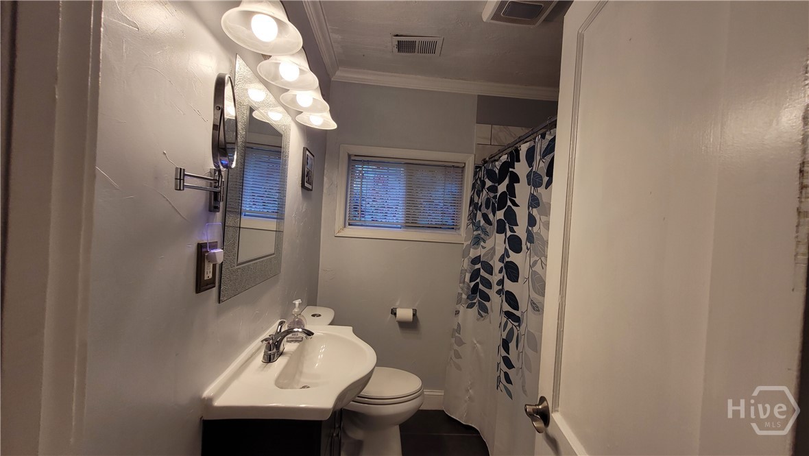 1704 E 31st Street Property Photo 24