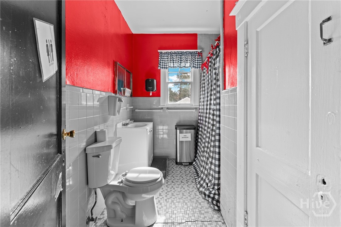1106 E 48th Street Property Photo 68