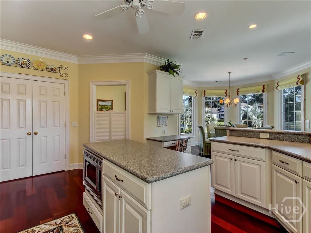 10 Pineside Lane Property Photo 6