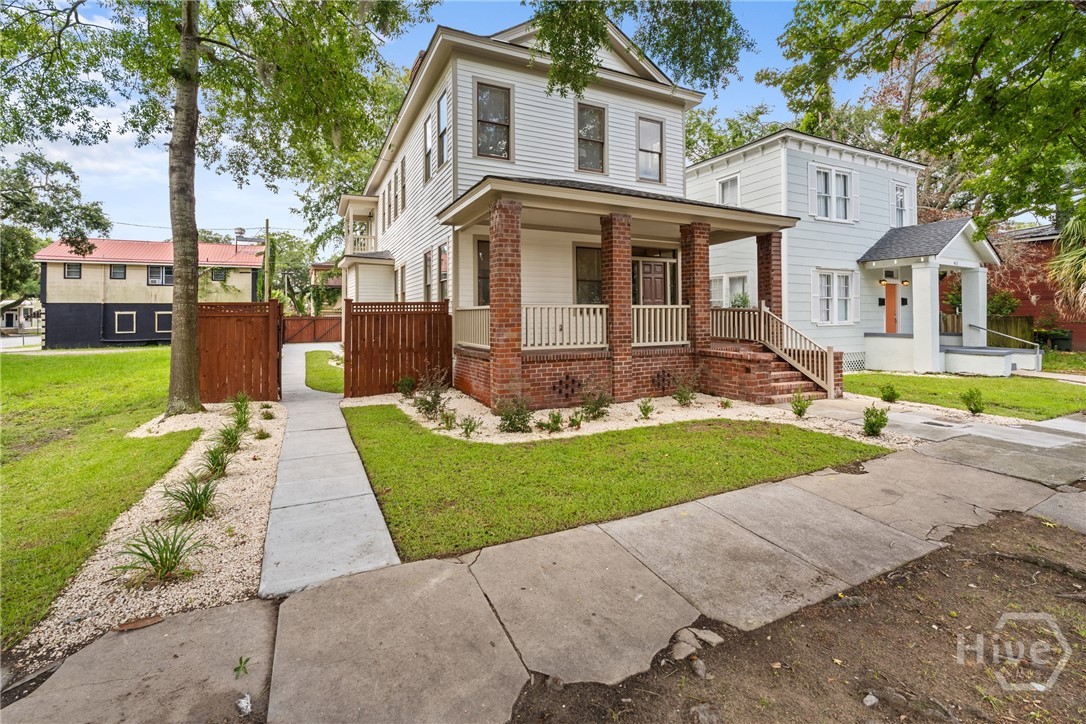 407 W 35th Street Property Photo 4