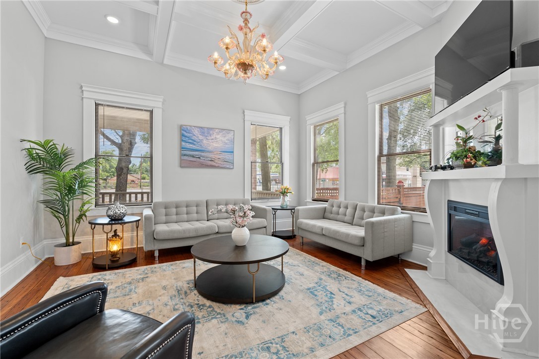 407 W 35th Street Property Photo 18