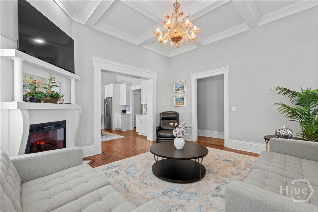 407 W 35th Street Property Photo 19