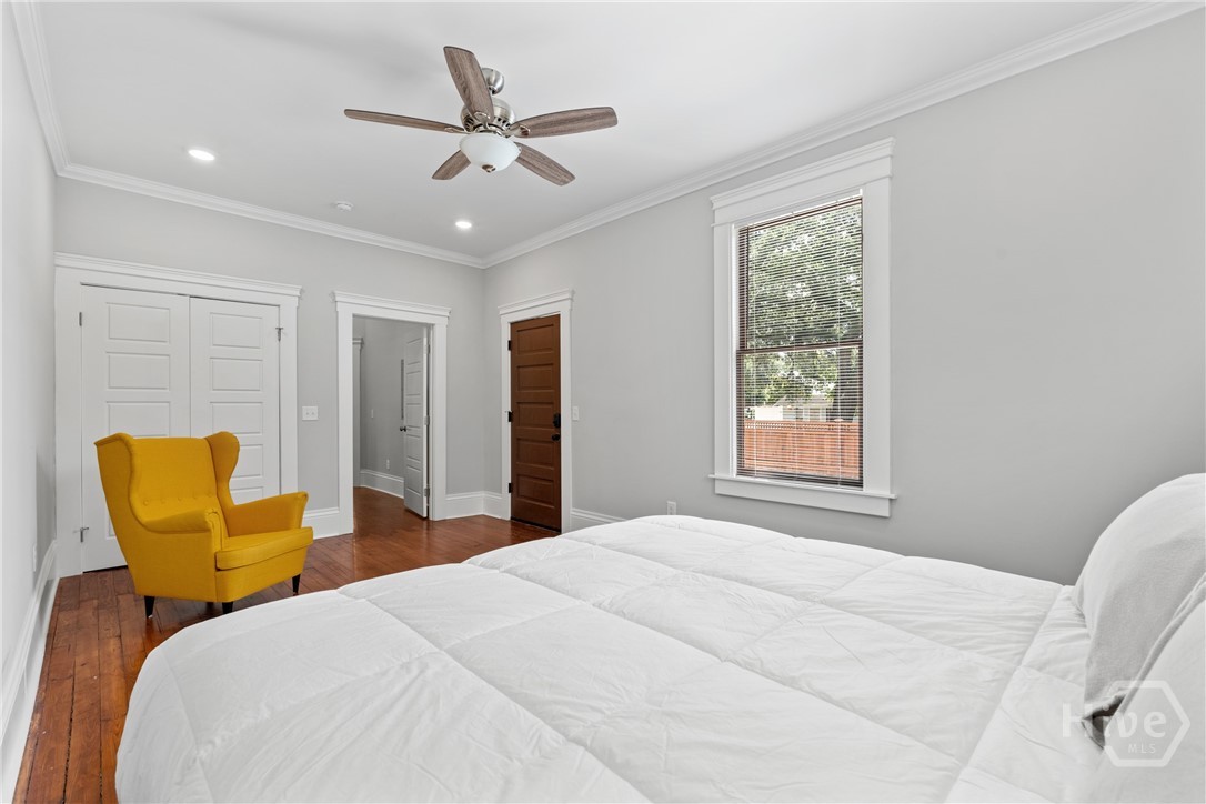 407 W 35th Street Property Photo 29