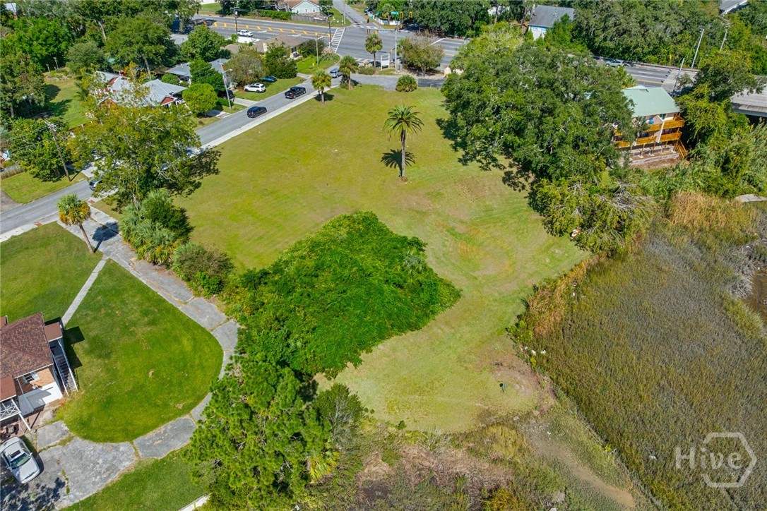 2702 River Drive Property Photo 8