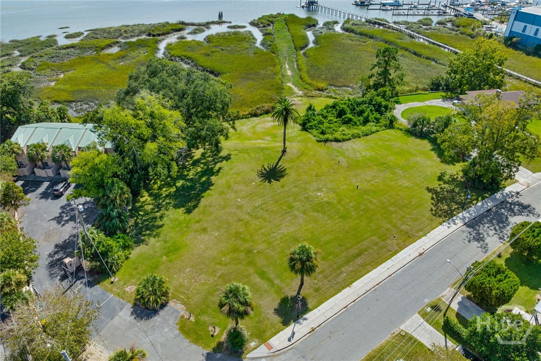 2702 River Drive Property Photo 10