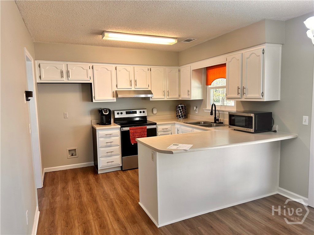 100 Usher Place Property Photo 7