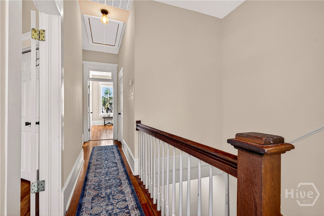 513 E Henry Street Property Photo 14