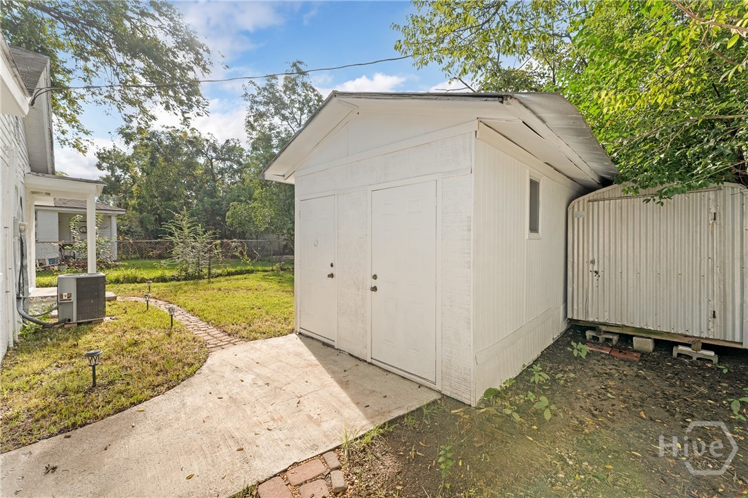1117 W 41st Street Property Photo 27