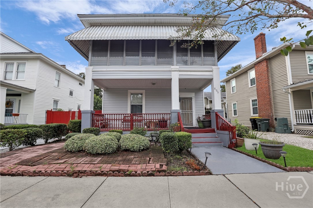 805 E 40th Street Property Photo 1