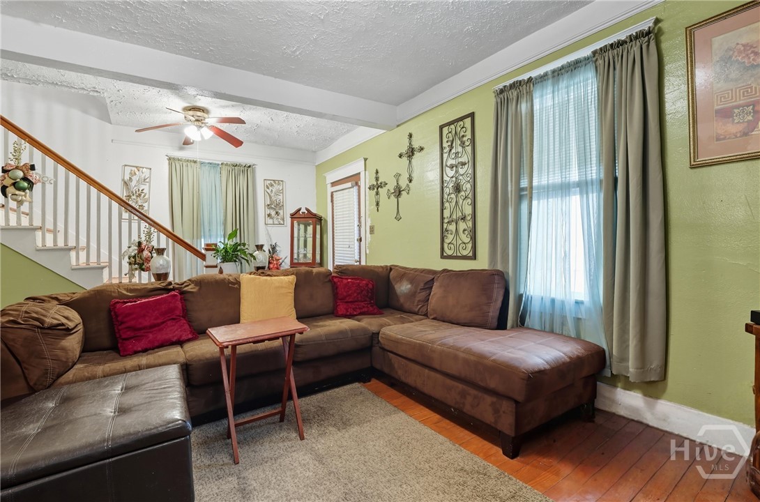 805 E 40th Street Property Photo 10