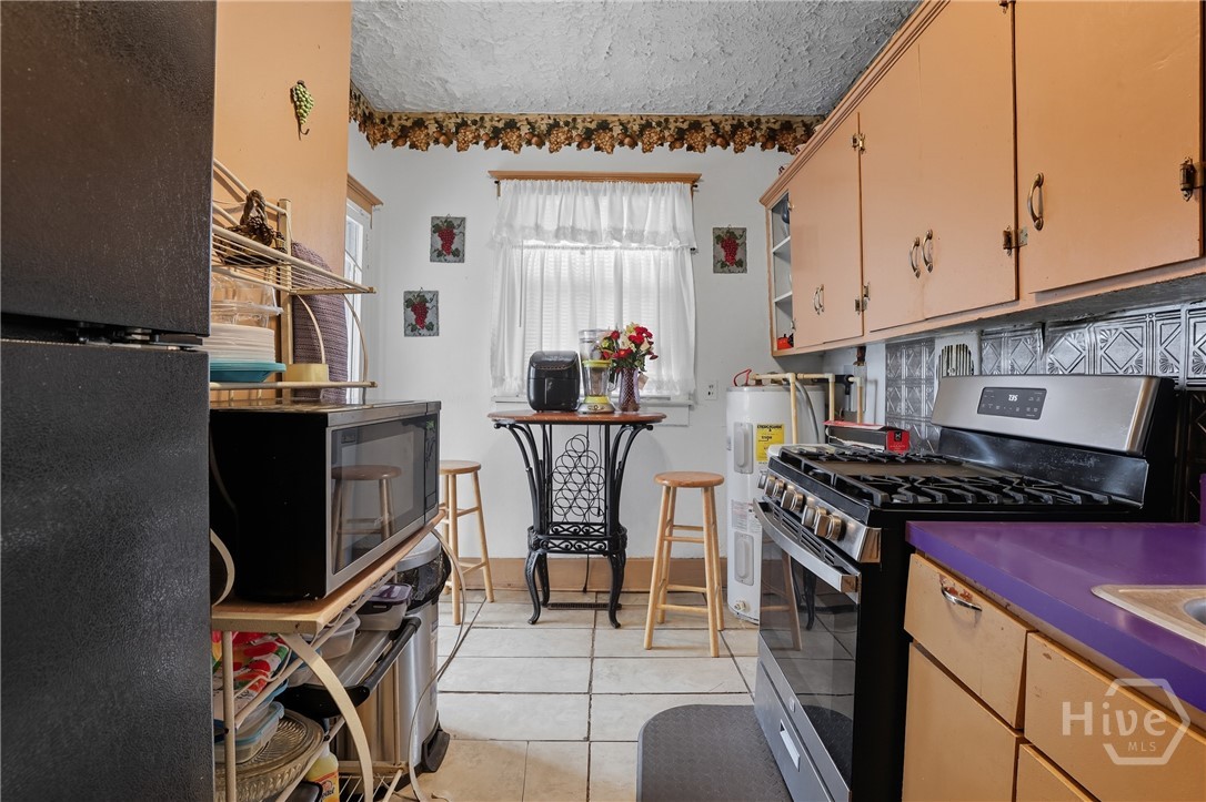805 E 40th Street Property Photo 15
