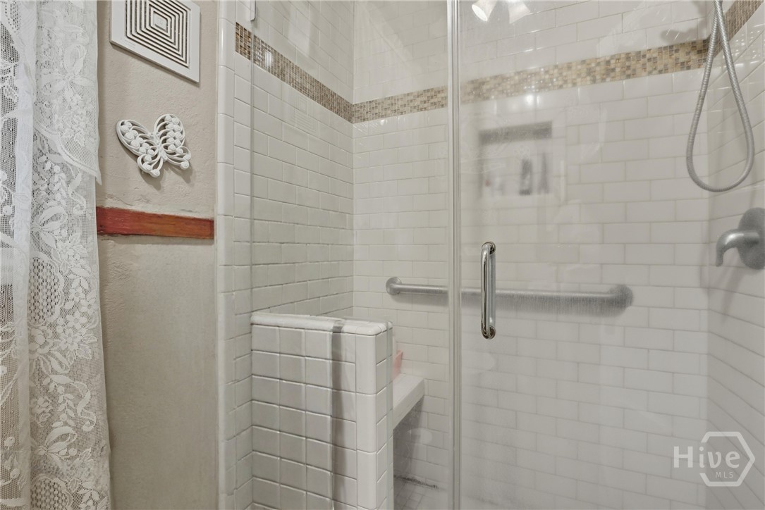 805 E 40th Street Property Photo 26