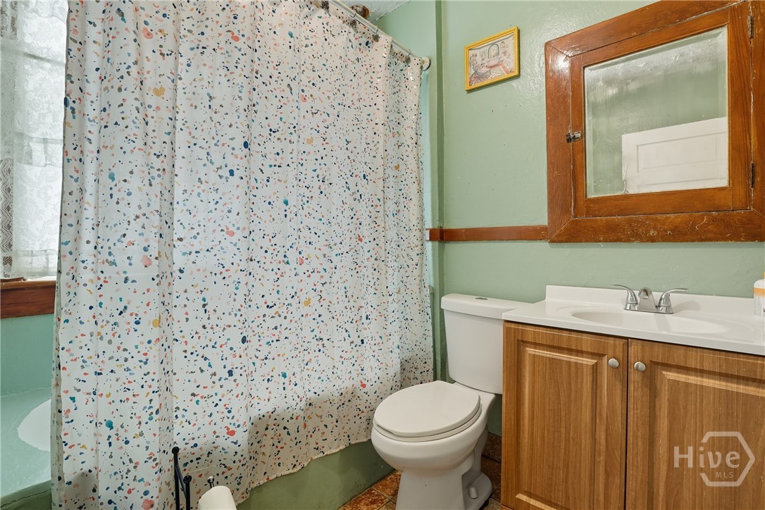 805 E 40th Street Property Photo 30