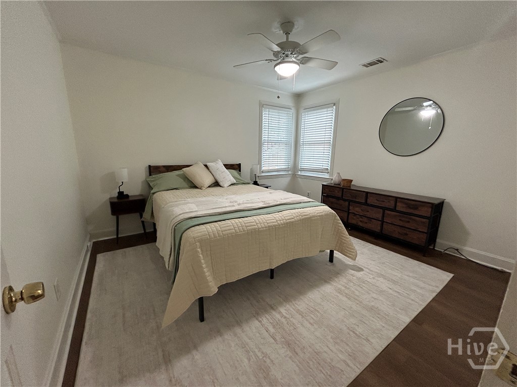 1506 E 50th Street Property Photo 6