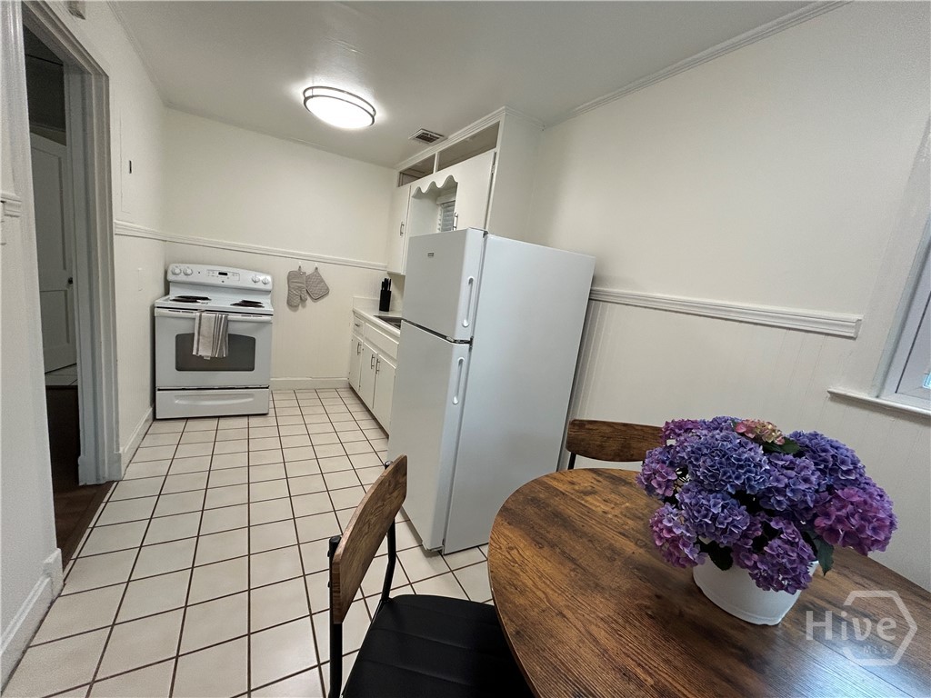 1506 E 50th Street Property Photo 8