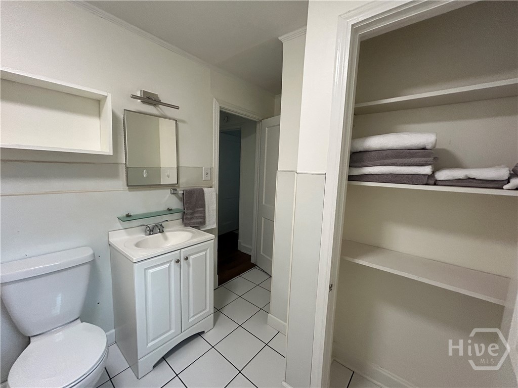 1506 E 50th Street Property Photo 10