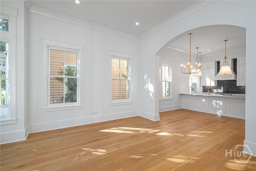 312 W 38th Street Property Photo 4