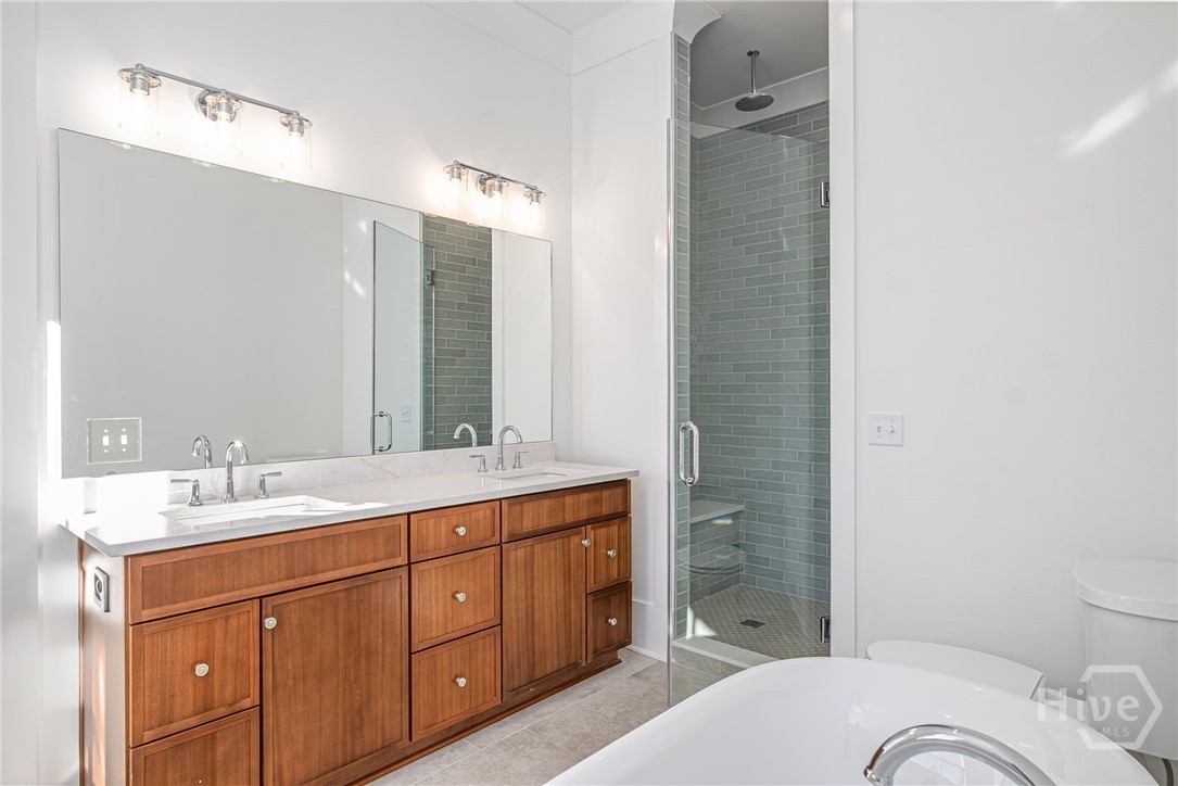 312 W 38th Street Property Photo 18