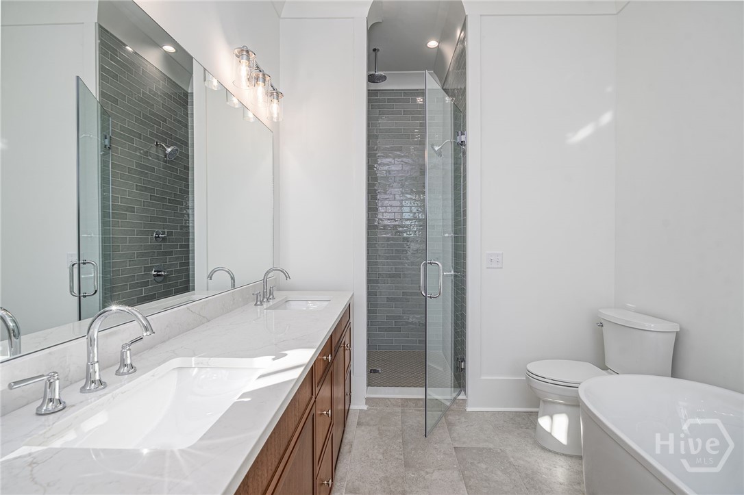 312 W 38th Street Property Photo 19