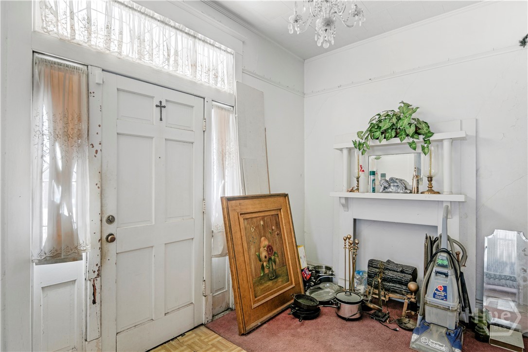310 W 34th Street Property Photo 5