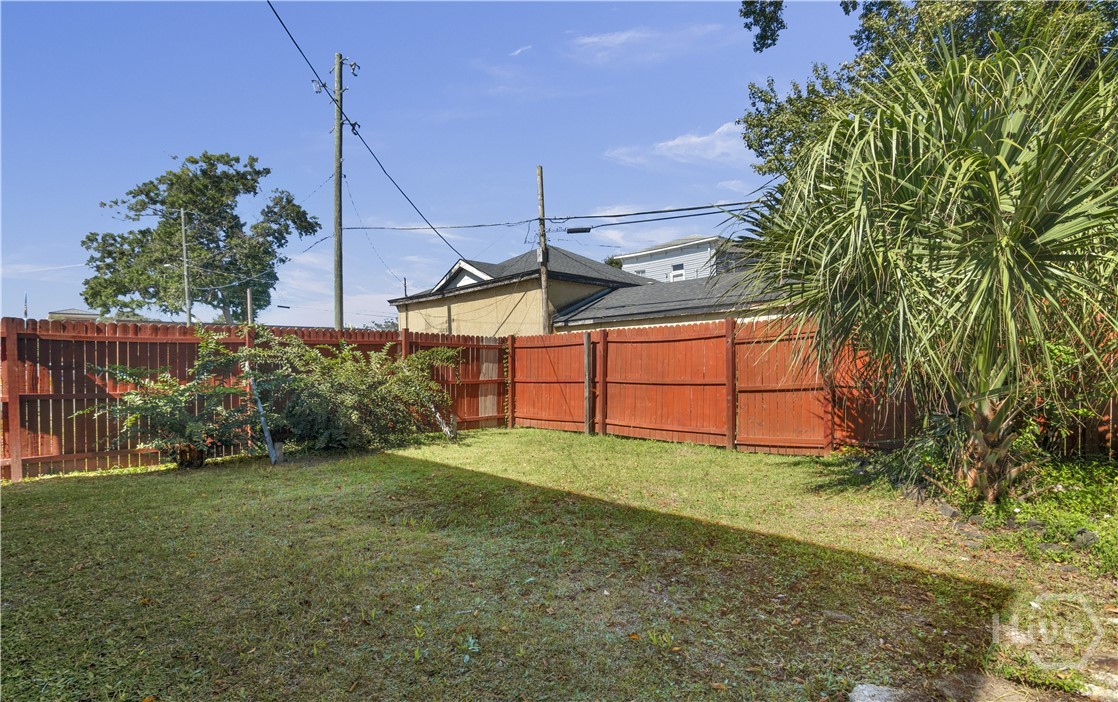 310 W 34th Street Property Photo 18