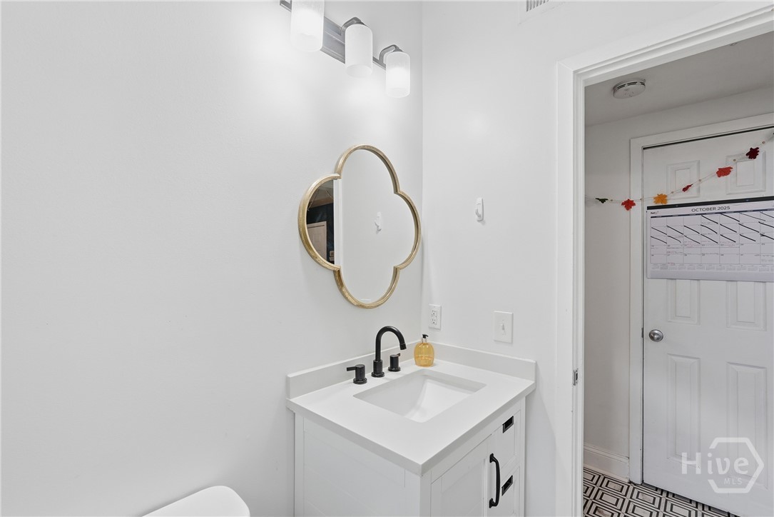 17 E 37th Street 3 Property Photo 12