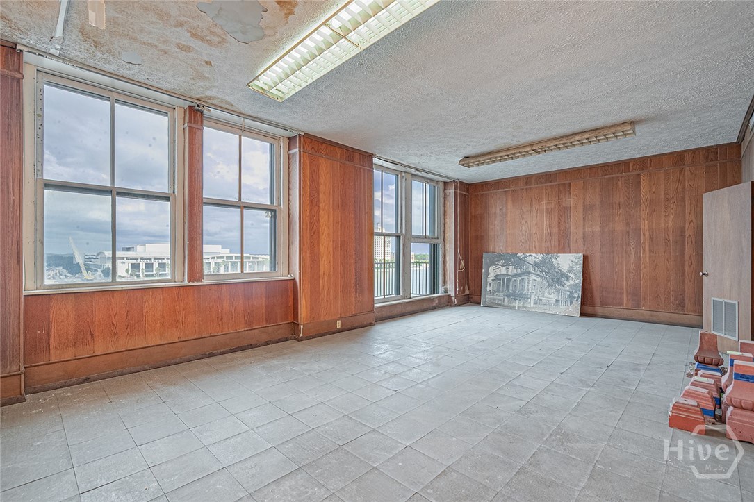 100 E Bay Street Property Photo 30
