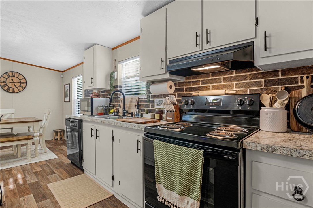 106 Rodman Road Property Photo 11